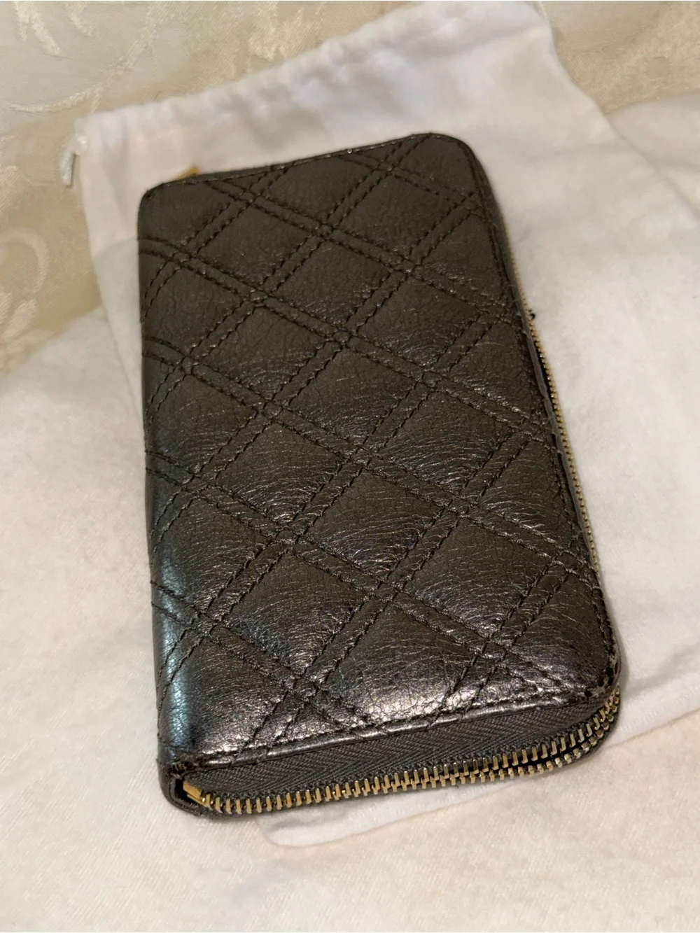 Marc Jacobs Quilted Zip Wallet - Metallic Silver